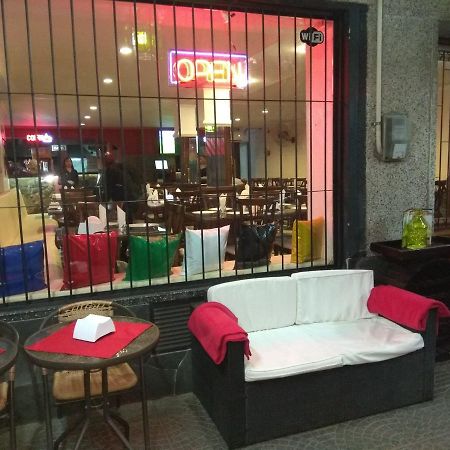 Petit Rivera Hotel Bagian luar foto