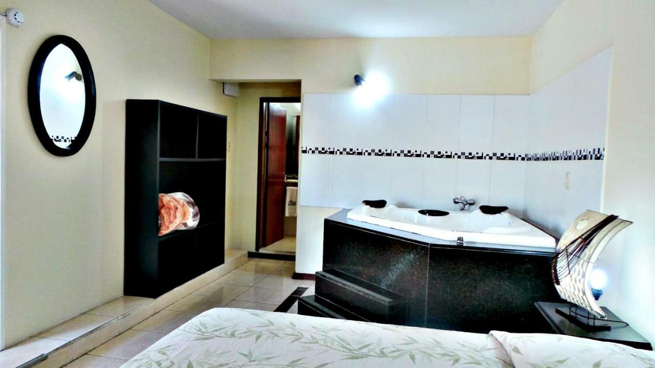 Petit Rivera Hotel Bagian luar foto